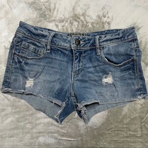 Decree Medium Wash Cut Off Distressed Ripped Jean Shorts Size 5 Juniors